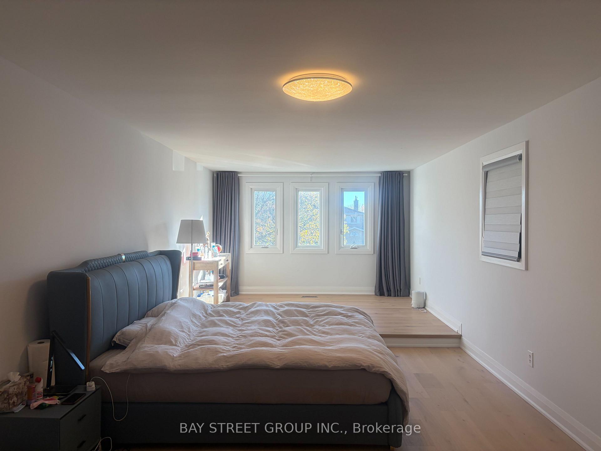 Photo 7 of 321 Raymerville Drive, Markham, Raymerville — HOMEH