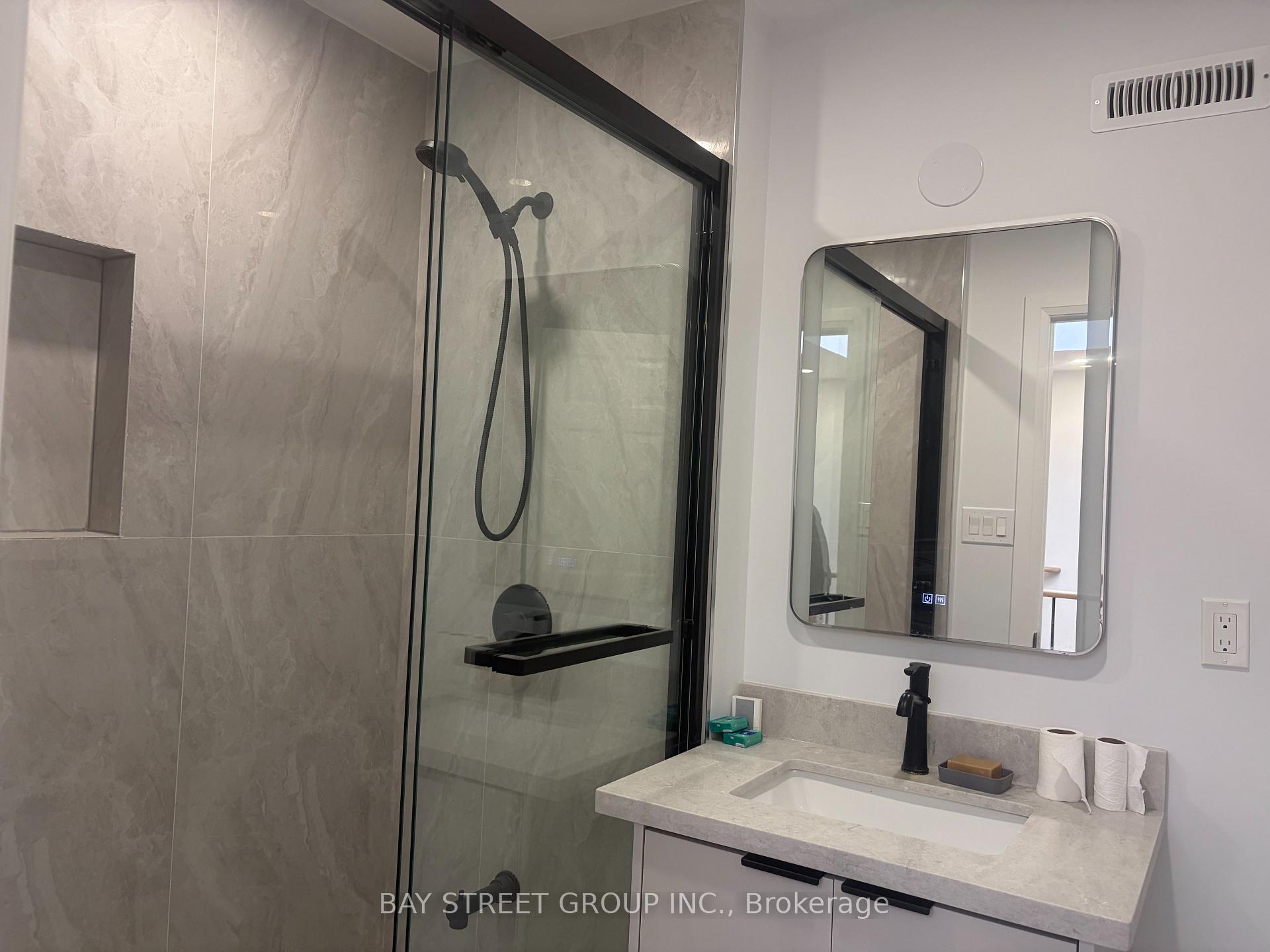 Photo 10 of 321 Raymerville Drive, Markham, Raymerville — HOMEH