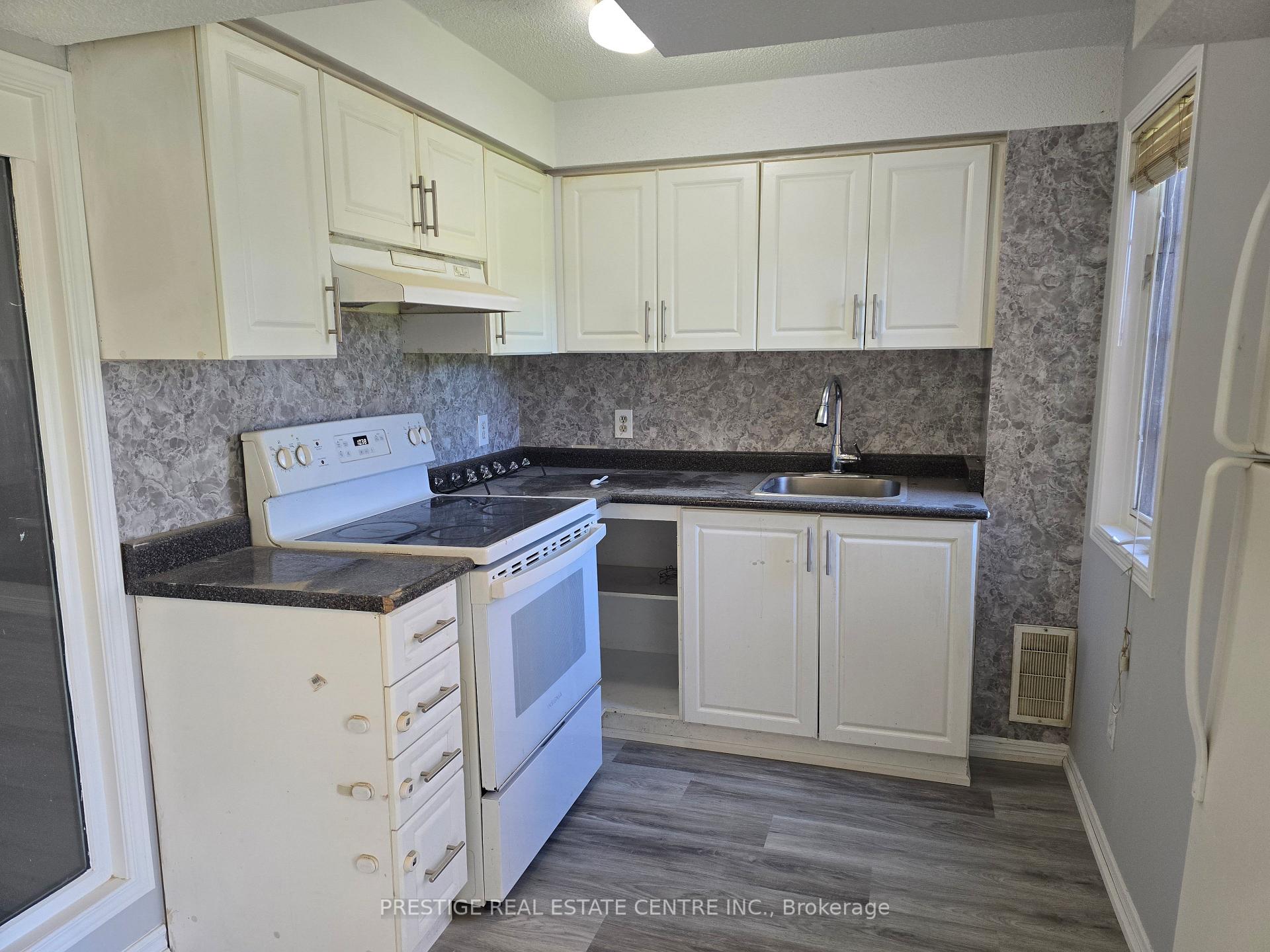Photo 3 of 3224 Angel Pass Drive, Mississauga, Churchill Meadows — HOMEH