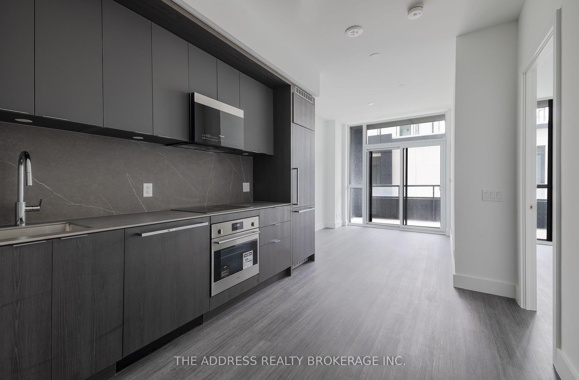 Photo 12 of Unit 212, 6 Greenbriar Road, North York, Bayview Village — HOMEH