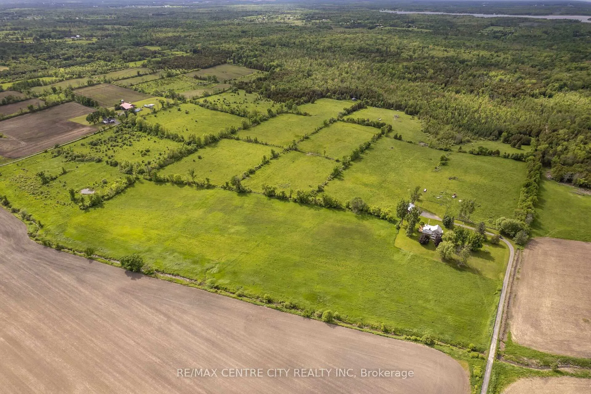 Photo 3 of 19267 County 25 Road, South Glengarry, South Glengarry (Charlottenburgh) Twp — HOMEH