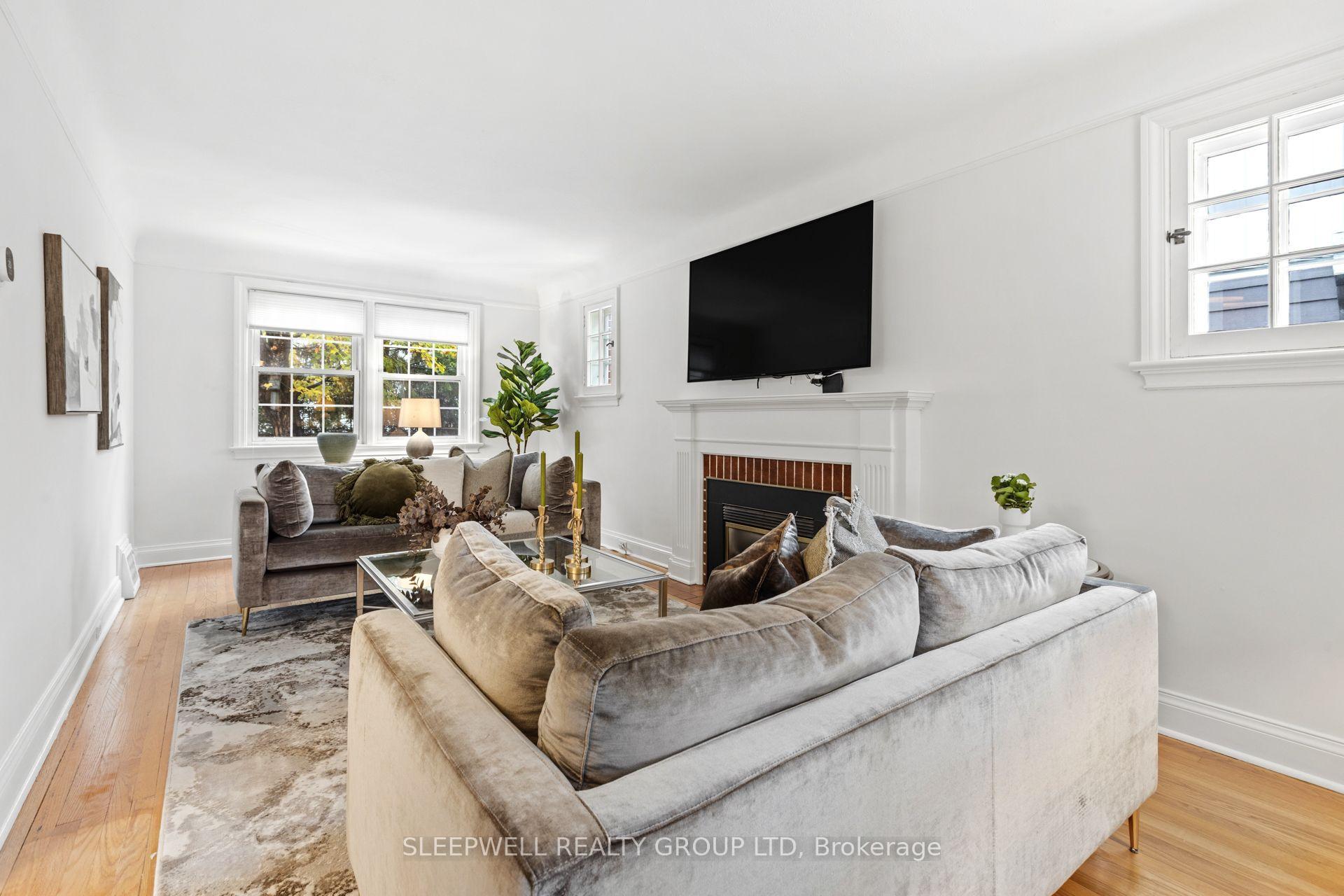 Photo 2 of 568 Golden Avenue, Ottawa, McKellar/Highland — HOMEH