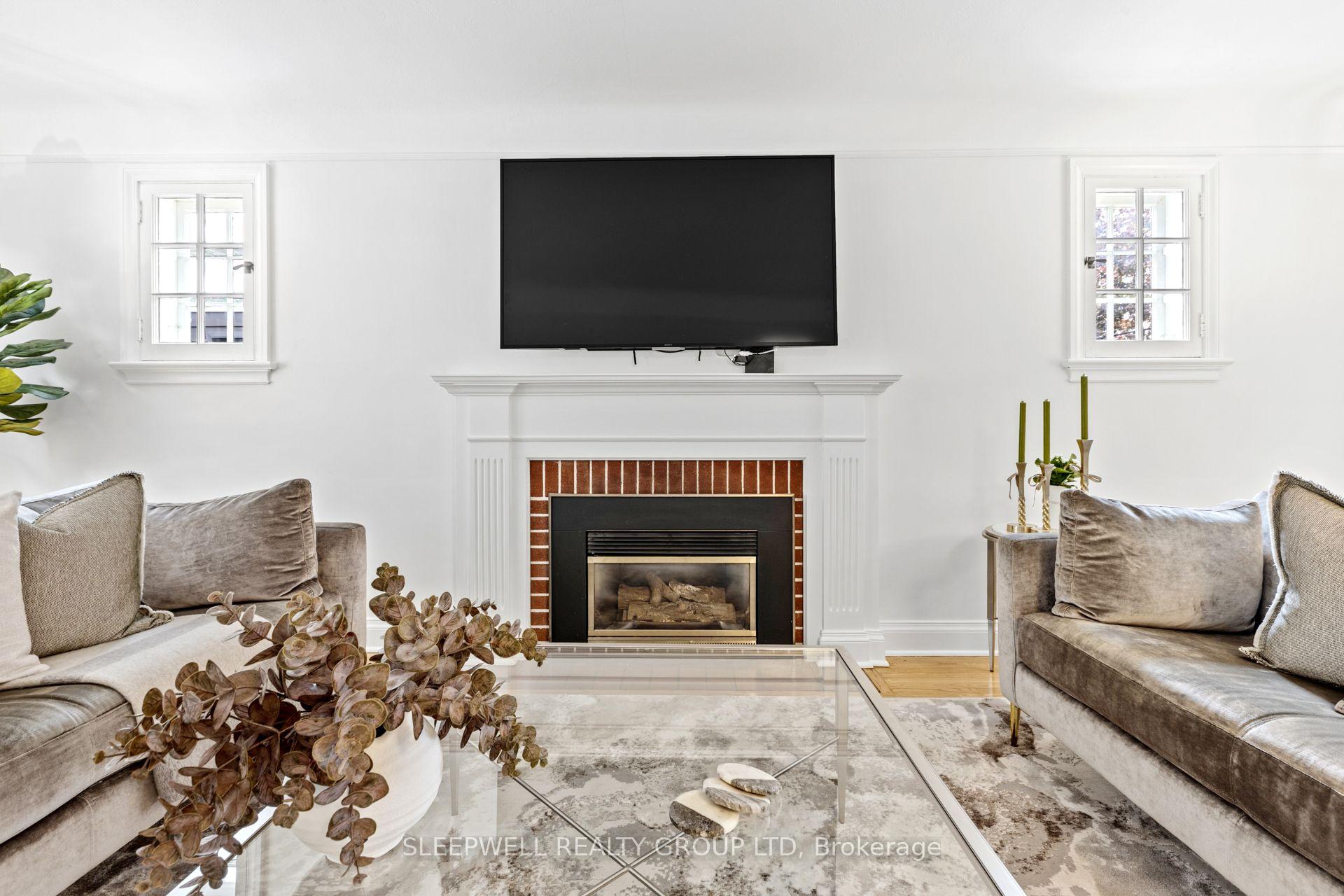 Photo 3 of 568 Golden Avenue, Ottawa, McKellar/Highland — HOMEH
