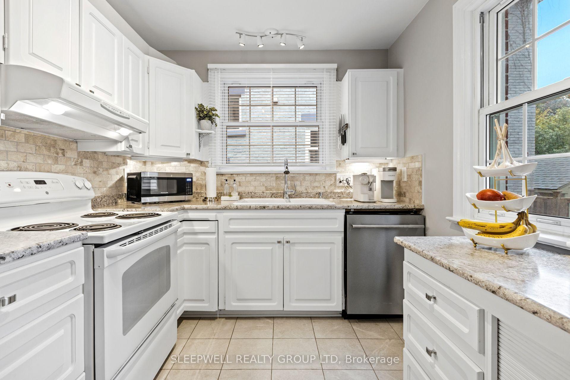 Photo 7 of 568 Golden Avenue, Ottawa, McKellar/Highland — HOMEH