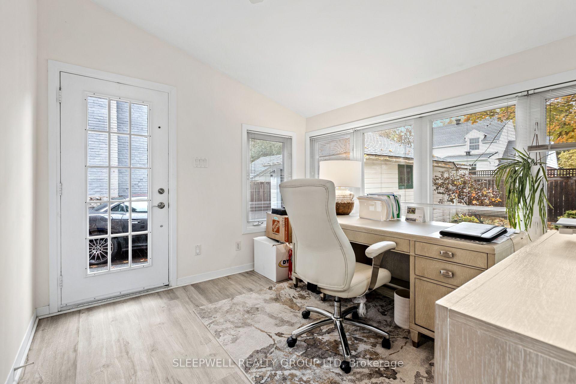 Photo 11 of 568 Golden Avenue, Ottawa, McKellar/Highland — HOMEH