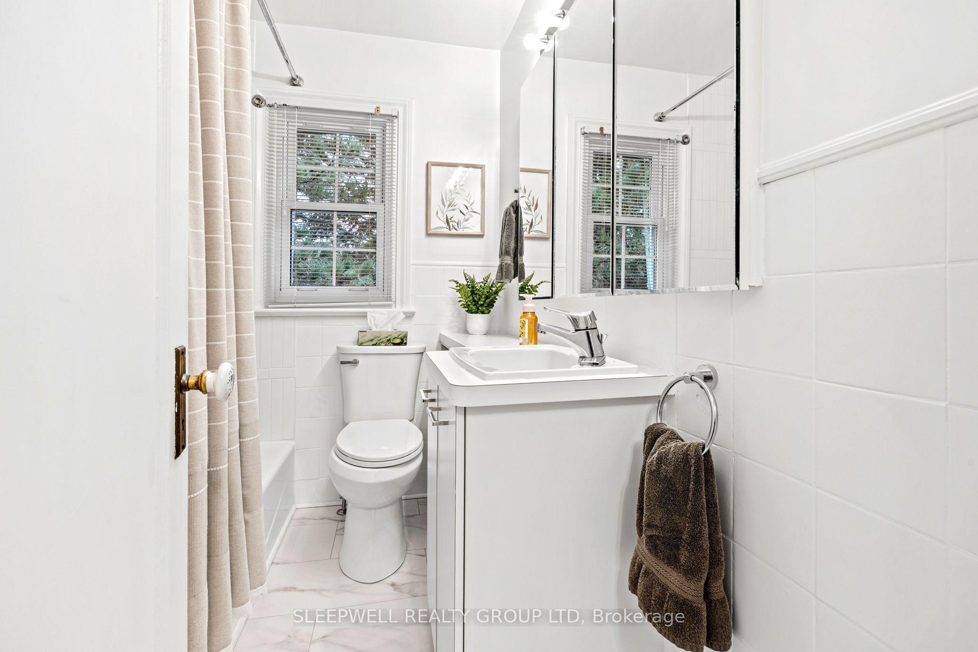 Photo 19 of 568 Golden Avenue, Ottawa, McKellar/Highland — HOMEH