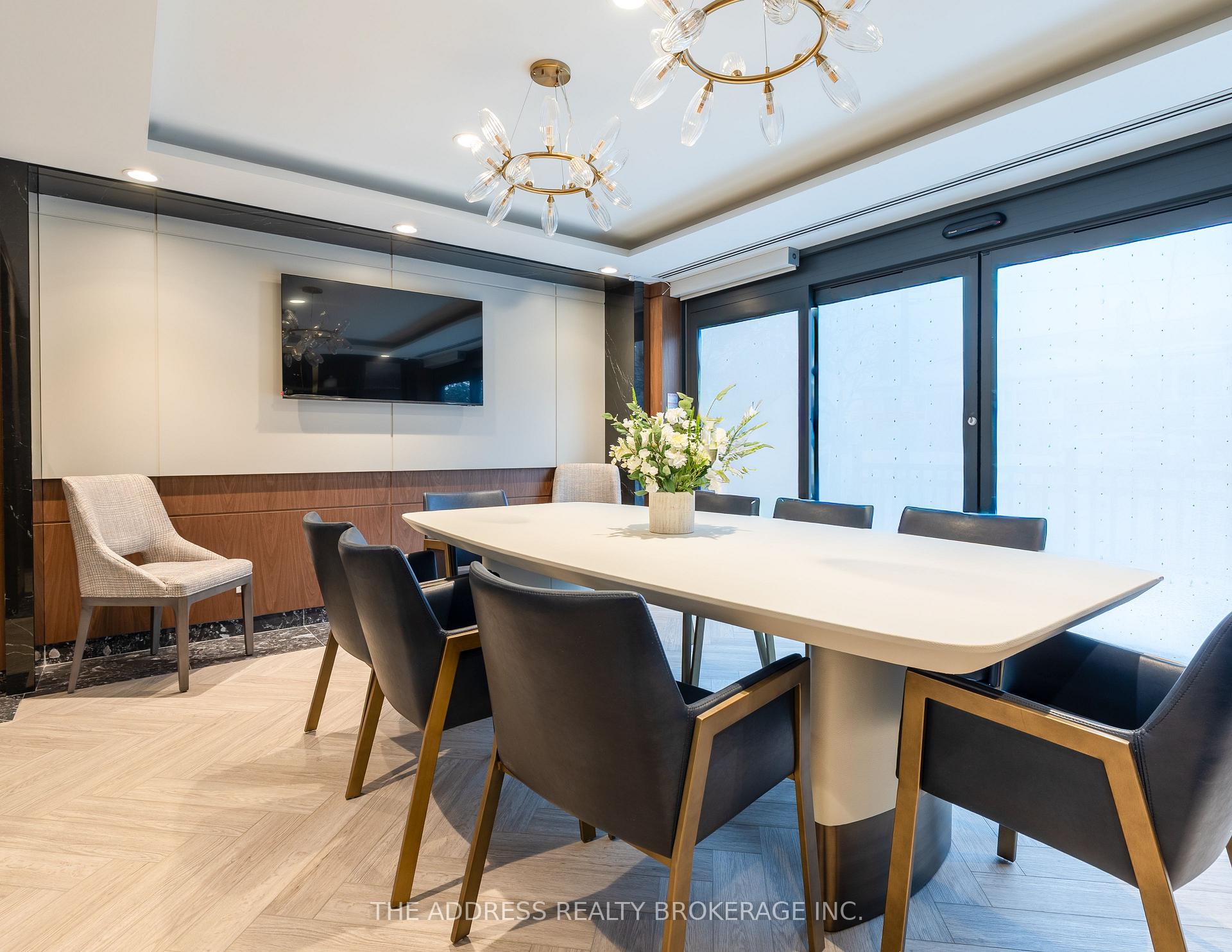 Photo 10 of Unit 611, 6 Greenbriar Road, North York, Bayview Village — HOMEH