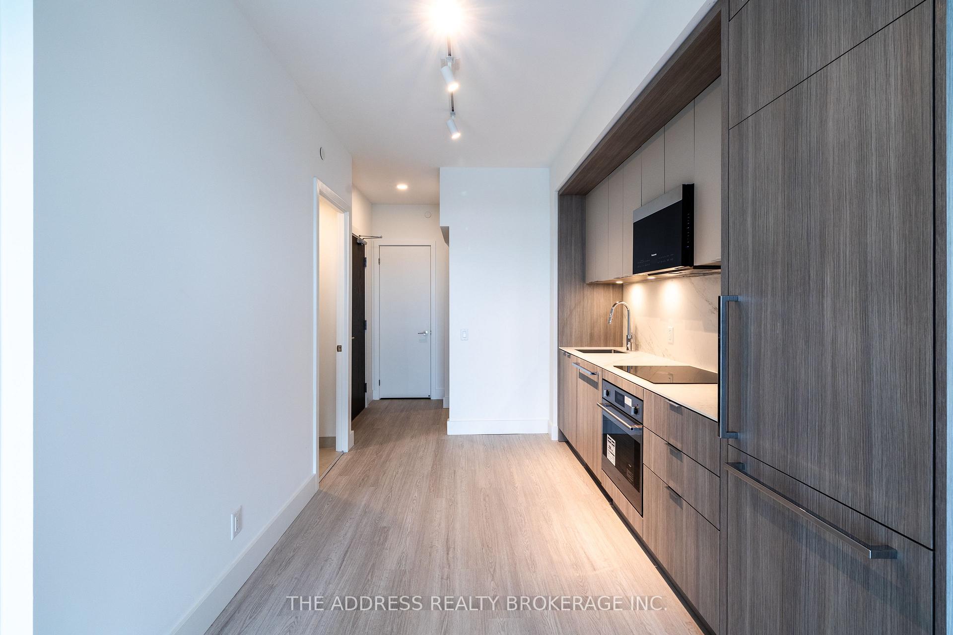 Photo 11 of Unit 611, 6 Greenbriar Road, North York, Bayview Village — HOMEH
