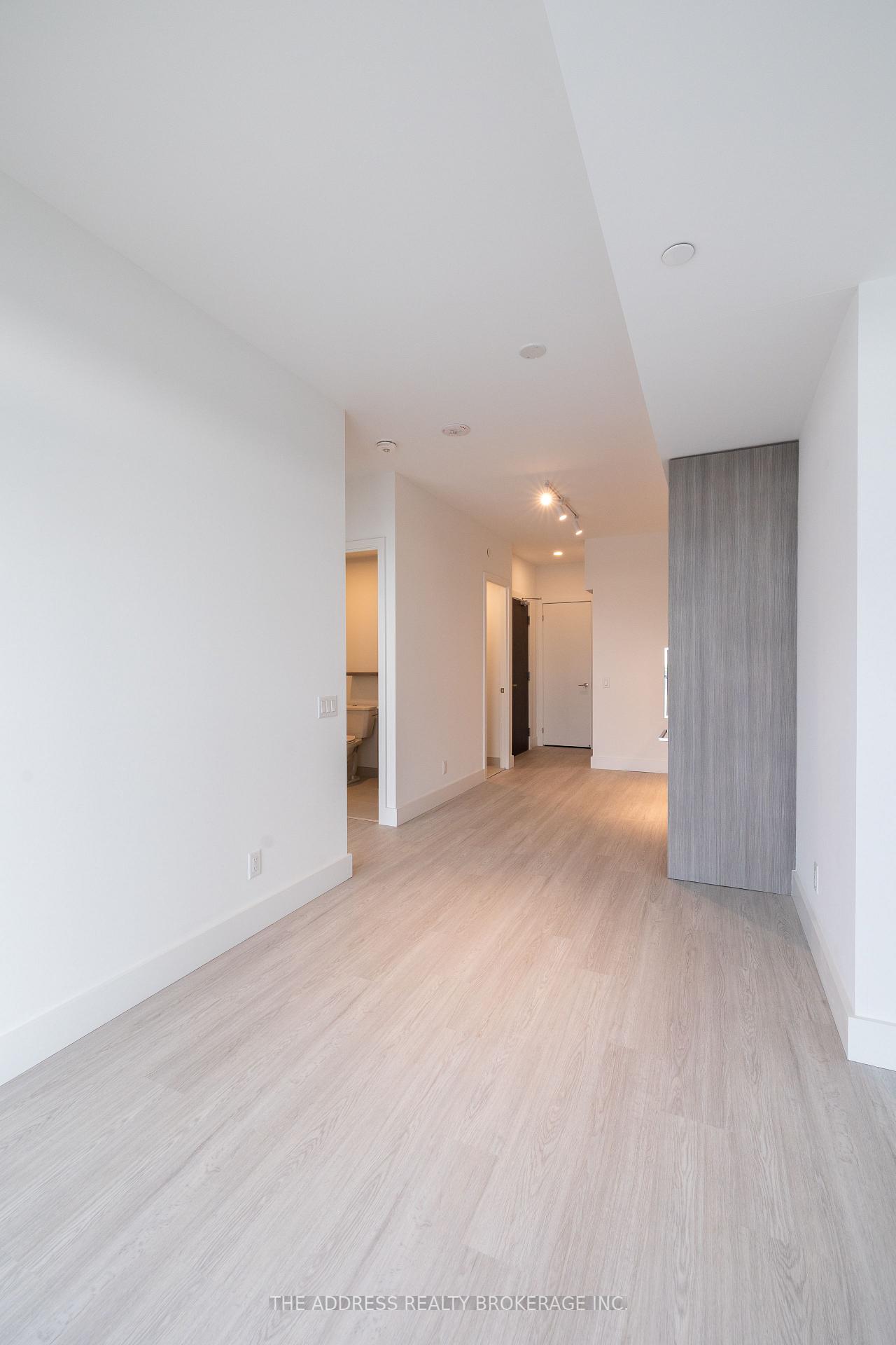 Photo 12 of Unit 611, 6 Greenbriar Road, North York, Bayview Village — HOMEH