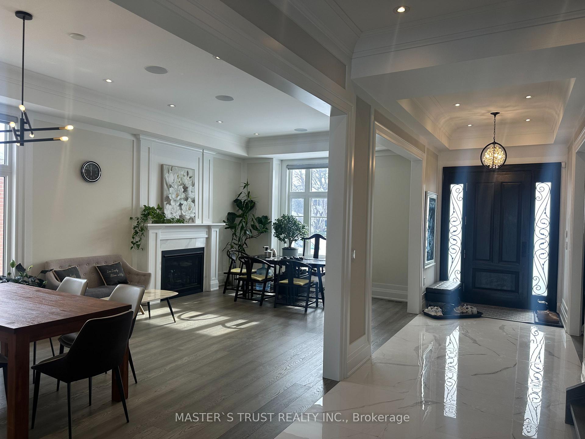 Photo 2 of 140 Sherwood Forest Drive, Markham, Bullock — HOMEH