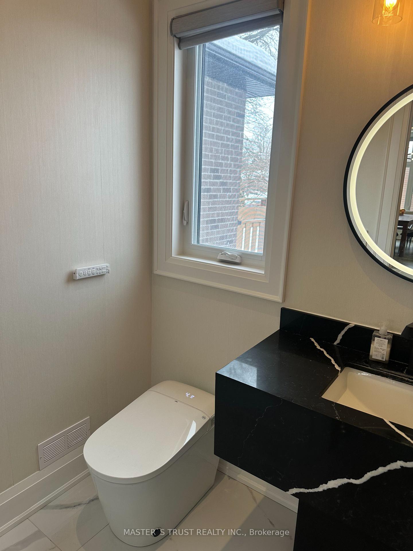 Photo 10 of 140 Sherwood Forest Drive, Markham, Bullock — HOMEH