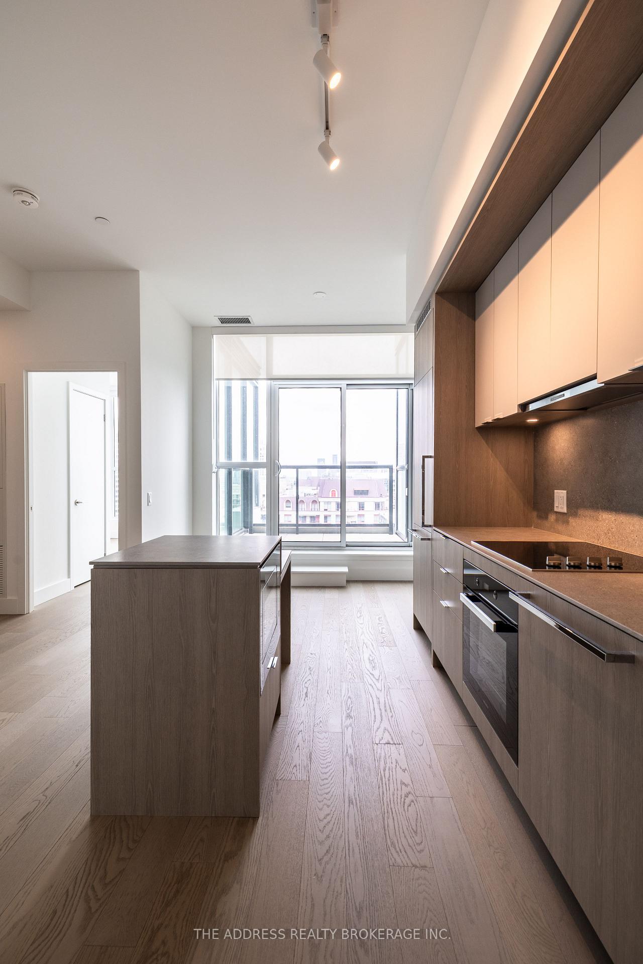 Photo 10 of Unit 1106, 6 Greenbriar Road, North York, Bayview Village — HOMEH