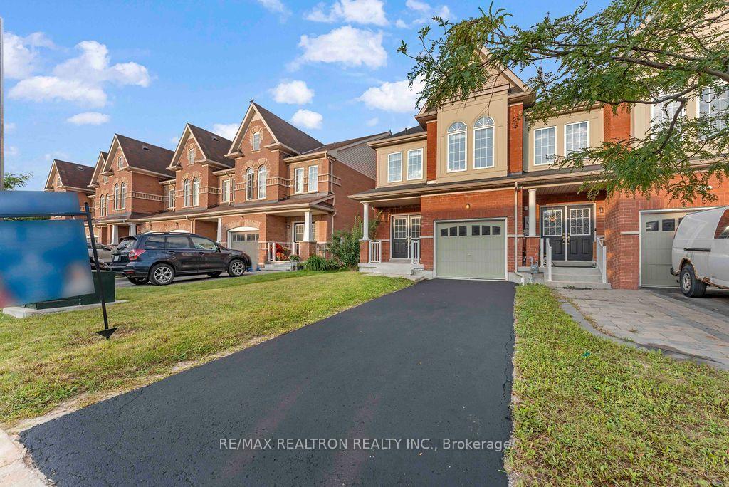 Photo 3 of 55 Drum Street, Whitchurch-Stouffville, Stouffville — HOMEH