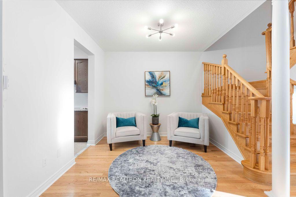 Photo 9 of 55 Drum Street, Whitchurch-Stouffville, Stouffville — HOMEH