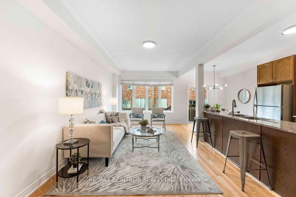 Photo 11 of 55 Drum Street, Whitchurch-Stouffville, Stouffville — HOMEH