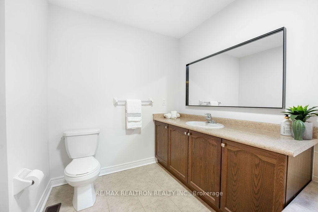 Photo 36 of 55 Drum Street, Whitchurch-Stouffville, Stouffville — HOMEH