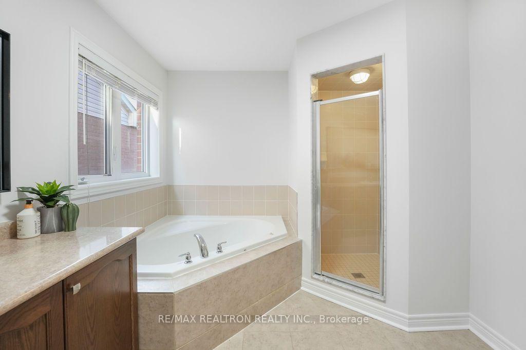 Photo 37 of 55 Drum Street, Whitchurch-Stouffville, Stouffville — HOMEH
