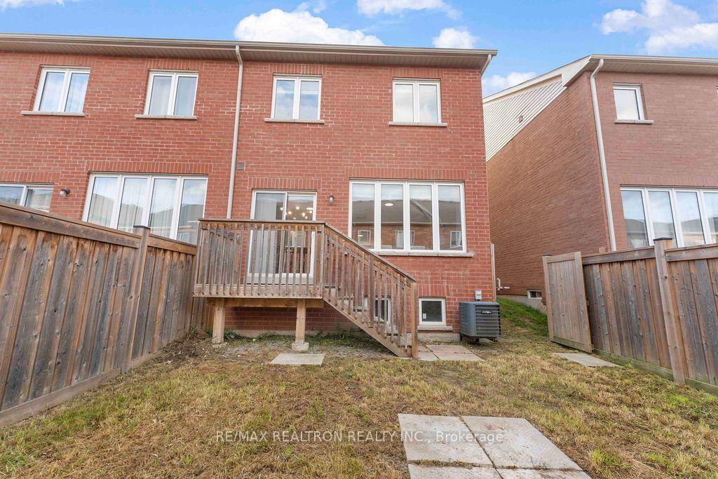 Photo 45 of 55 Drum Street, Whitchurch-Stouffville, Stouffville — HOMEH