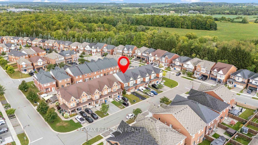 Photo 47 of 55 Drum Street, Whitchurch-Stouffville, Stouffville — HOMEH