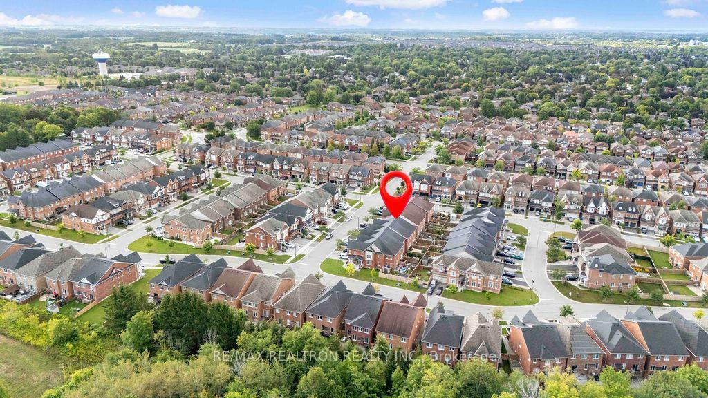 Photo 48 of 55 Drum Street, Whitchurch-Stouffville, Stouffville — HOMEH