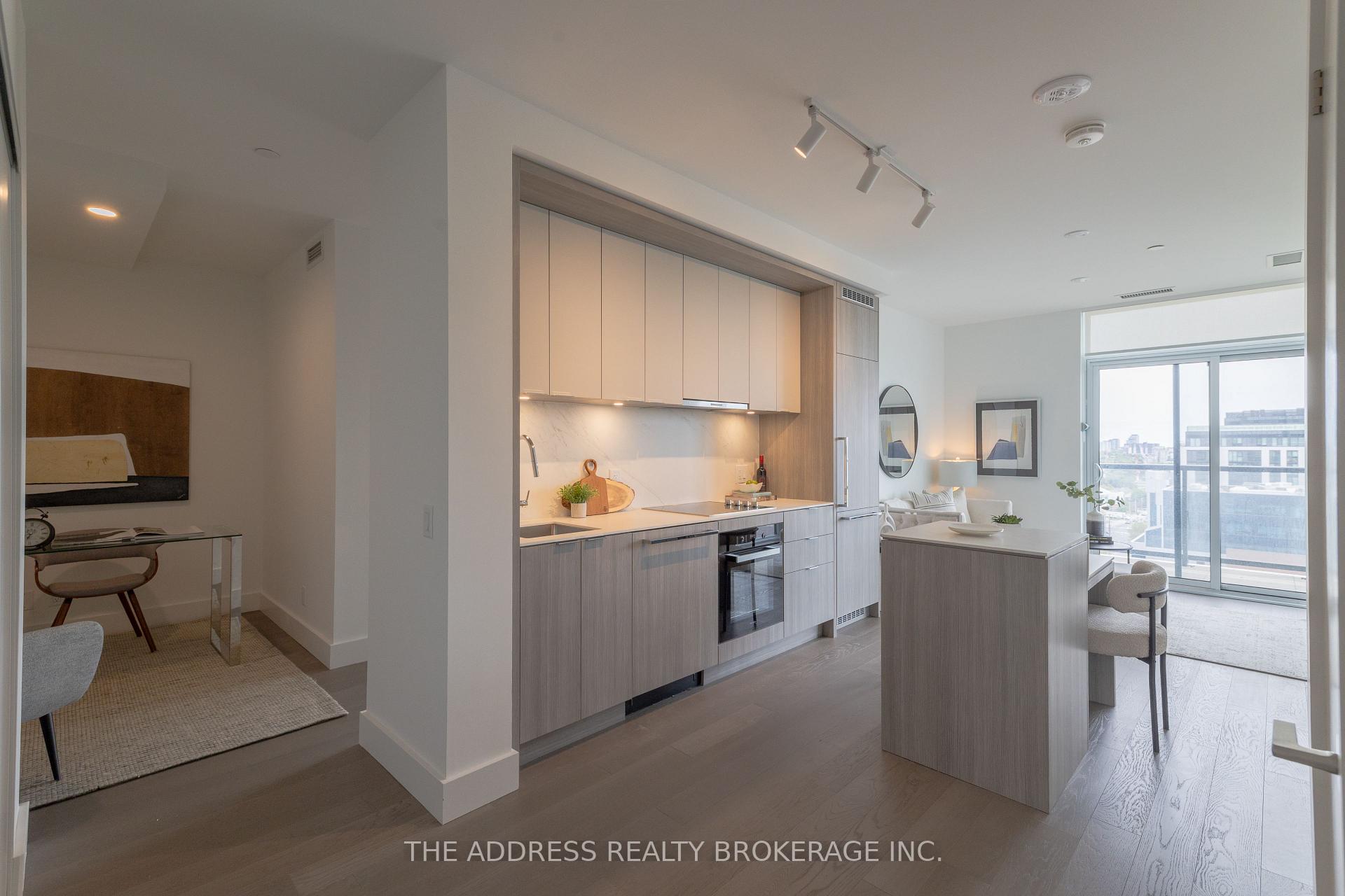Photo 9 of Unit 1020, 6 Greenbriar Road, North York, Bayview Village — HOMEH