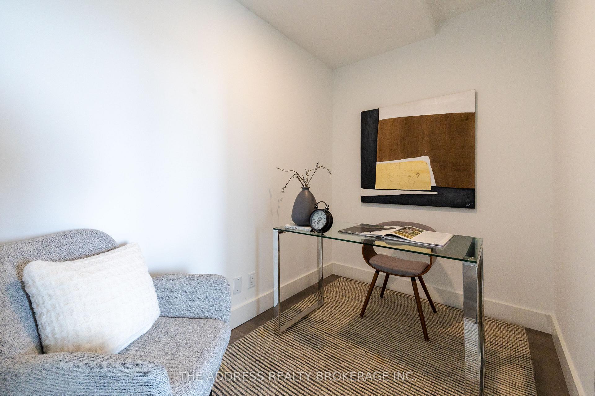 Photo 10 of Unit 1020, 6 Greenbriar Road, North York, Bayview Village — HOMEH