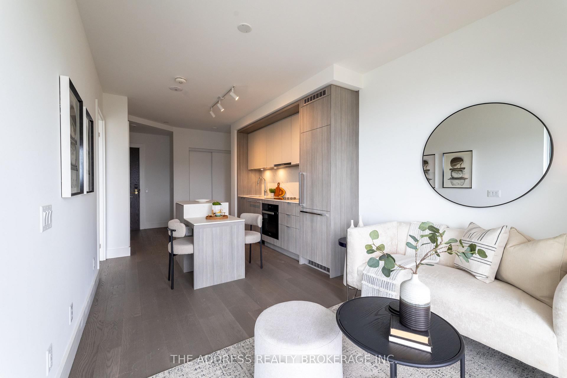 Photo 12 of Unit 1020, 6 Greenbriar Road, North York, Bayview Village — HOMEH