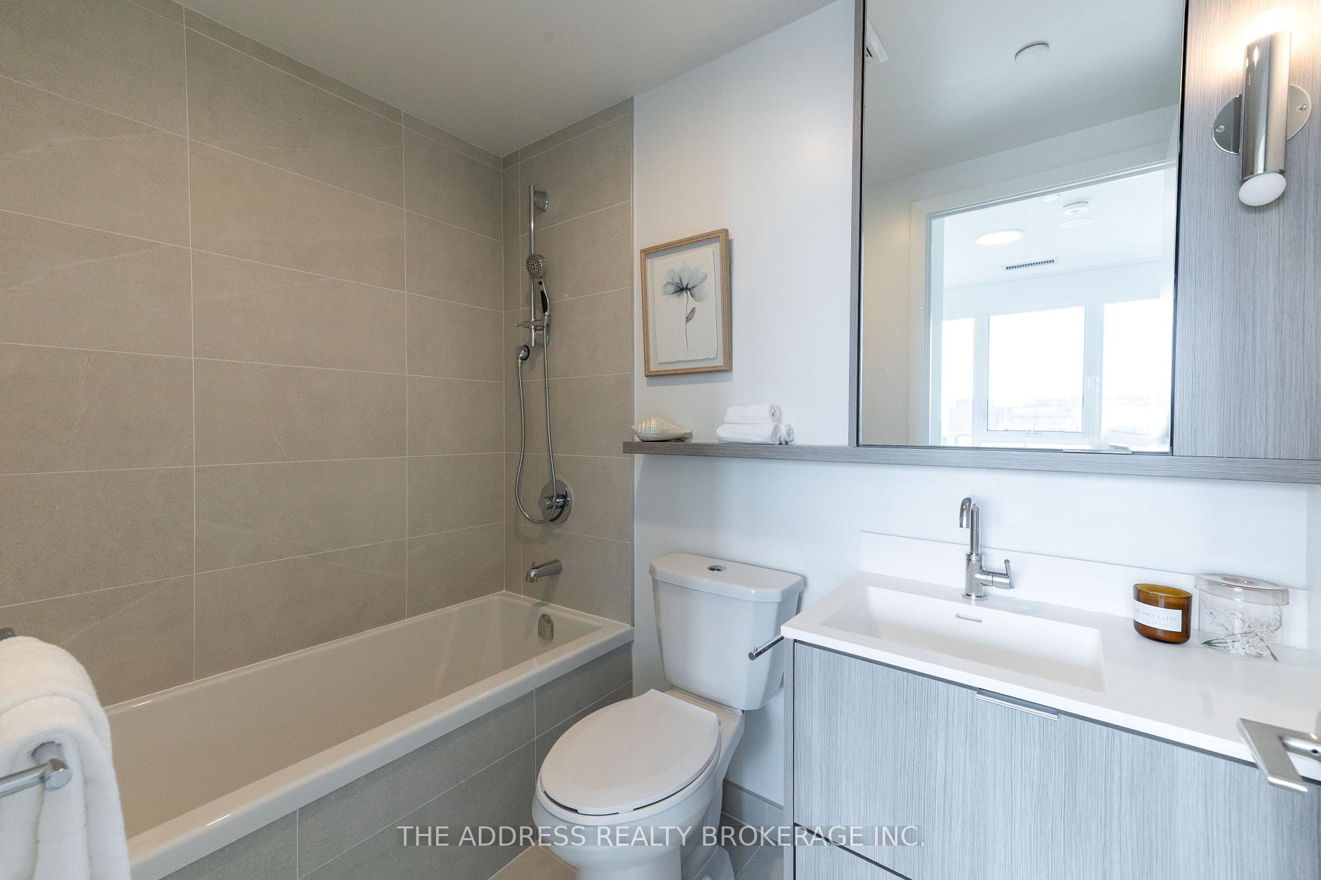 Photo 15 of Unit 1020, 6 Greenbriar Road, North York, Bayview Village — HOMEH