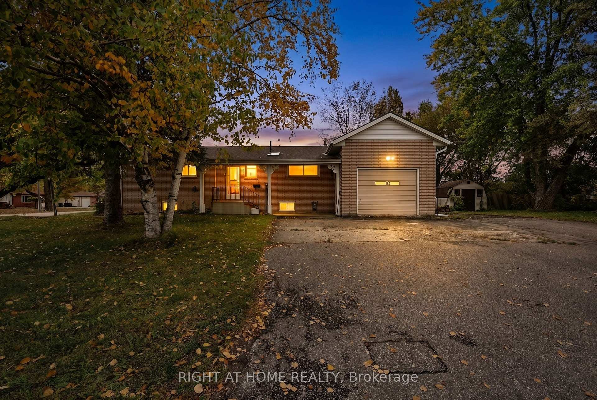 Photo 1 of 1080 County Road 42, Clearview, Stayner — HOMEH