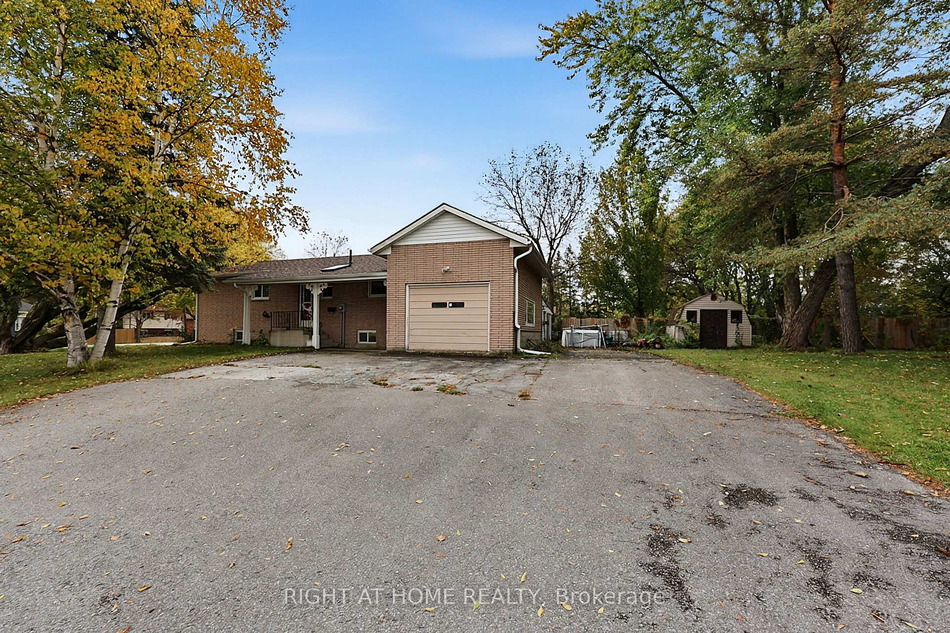 Photo 8 of 1080 County Road 42, Clearview, Stayner — HOMEH