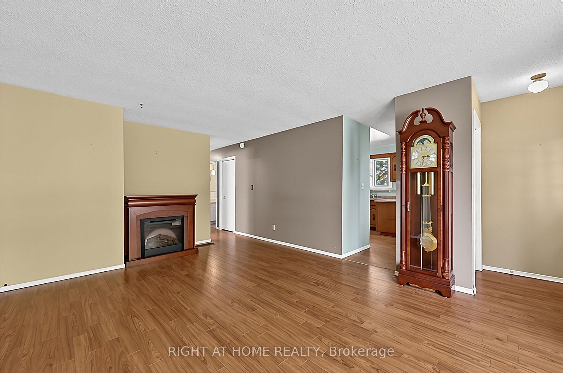 Photo 15 of 1080 County Road 42, Clearview, Stayner — HOMEH