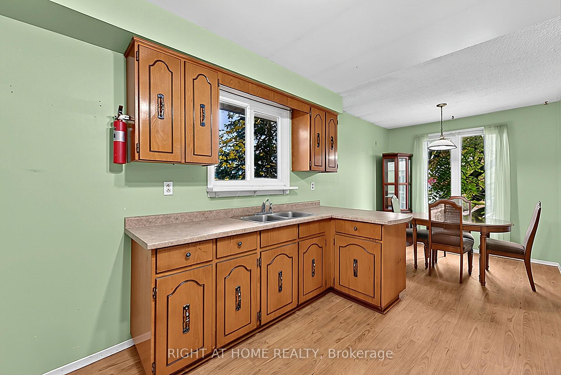 Photo 23 of 1080 County Road 42, Clearview, Stayner — HOMEH