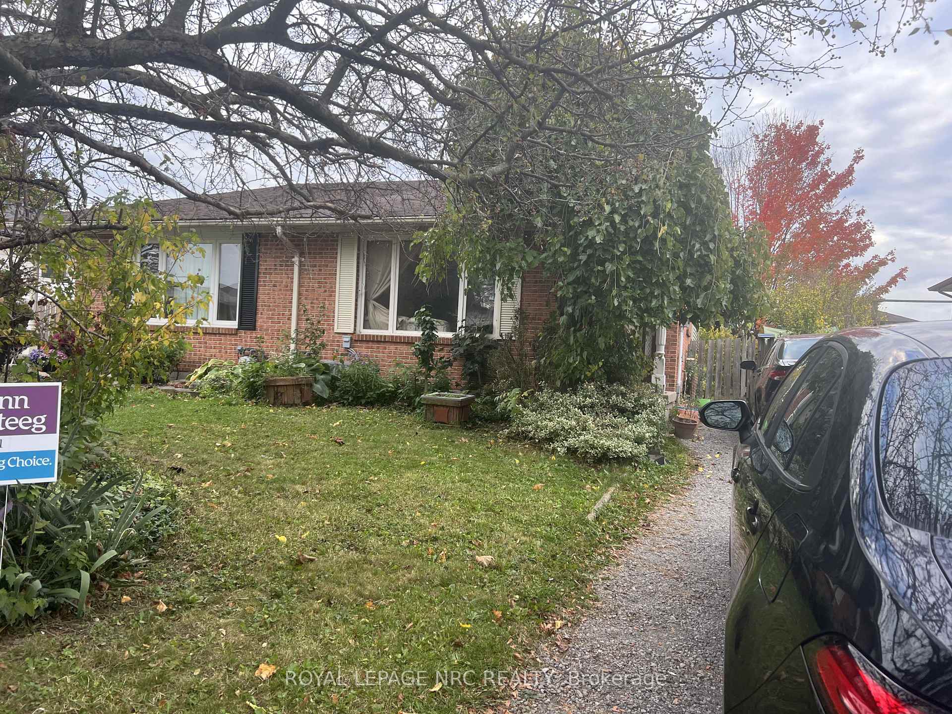 Photo 1 of 8102 Post Road, Niagara Falls, Ascot — HOMEH