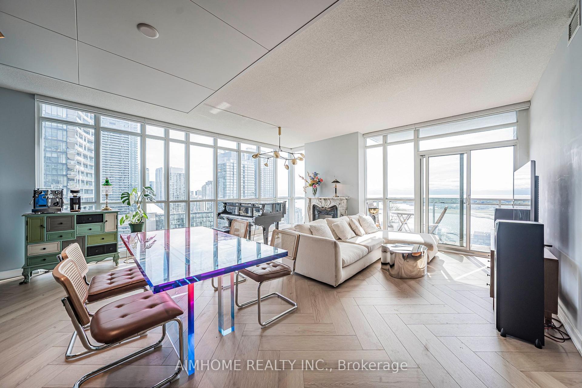 Photo 1 of Unit 3206, 15 Iceboat Terrace, Toronto, Waterfront Communities — HOMEH