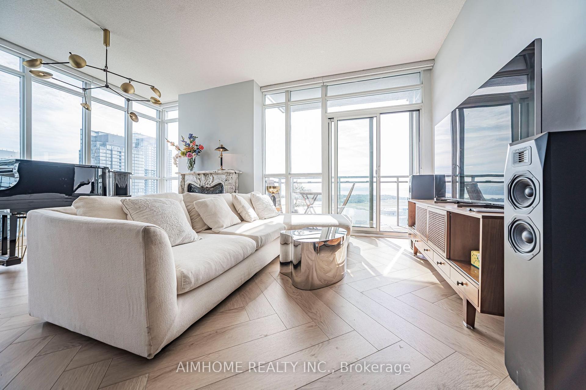 Photo 3 of Unit 3206, 15 Iceboat Terrace, Toronto, Waterfront Communities — HOMEH