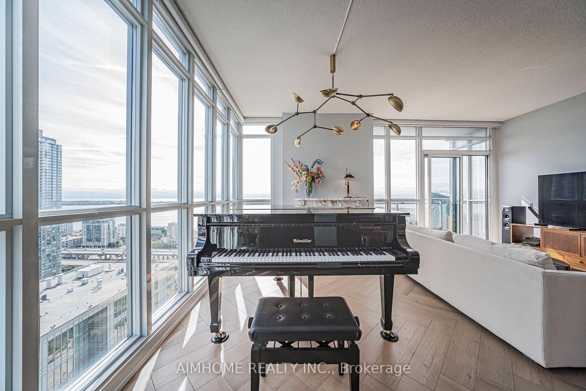 Photo 7 of Unit 3206, 15 Iceboat Terrace, Toronto, Waterfront Communities — HOMEH
