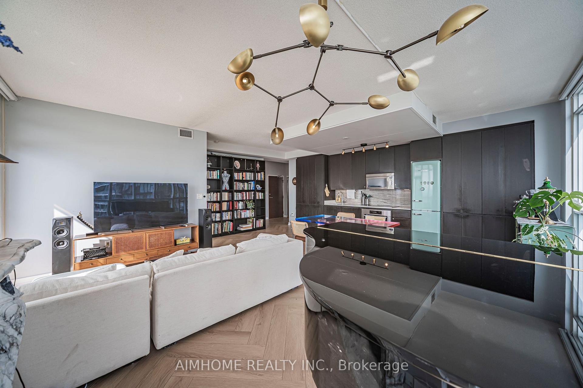 Photo 10 of Unit 3206, 15 Iceboat Terrace, Toronto, Waterfront Communities — HOMEH