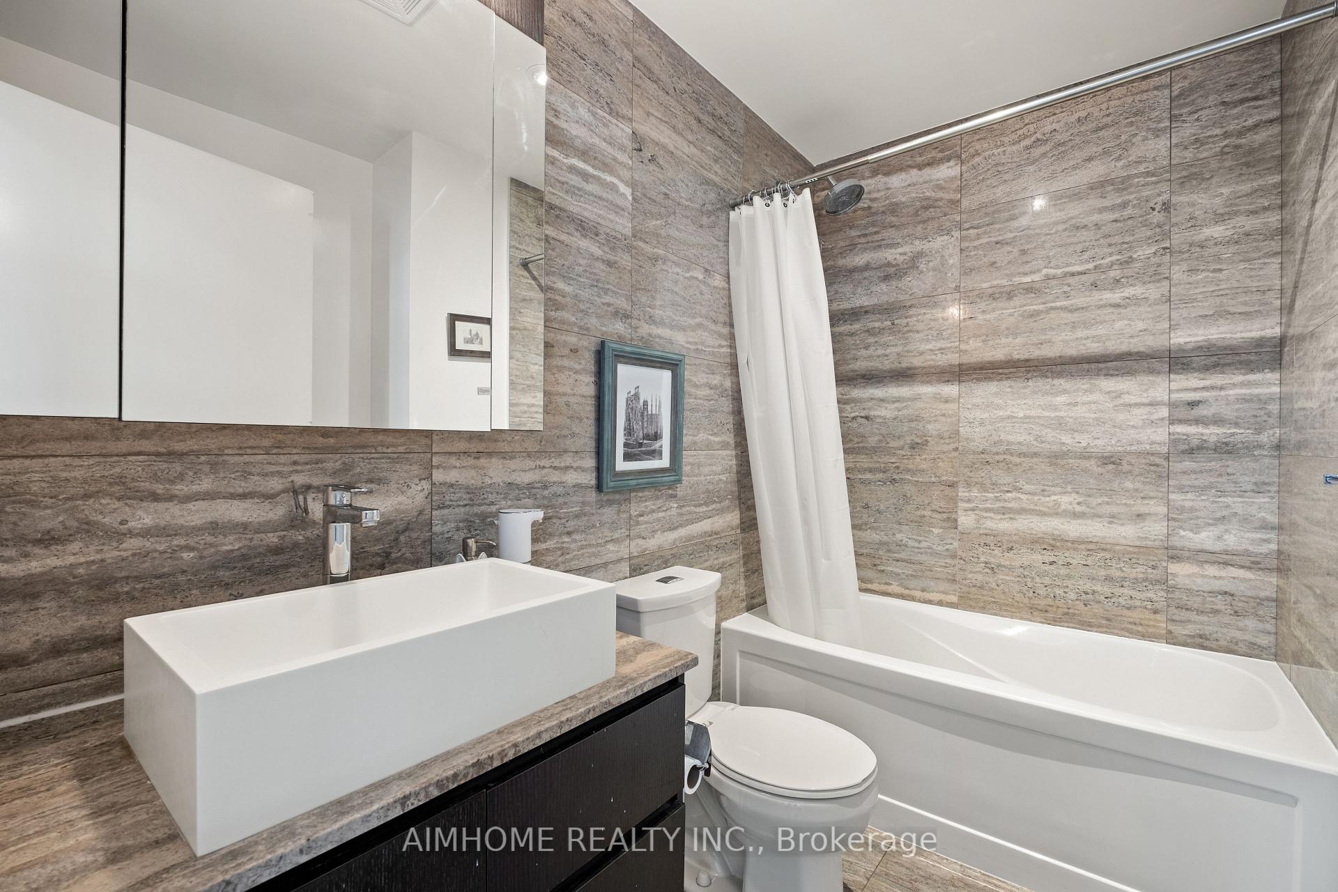 Photo 39 of Unit 3206, 15 Iceboat Terrace, Toronto, Waterfront Communities — HOMEH