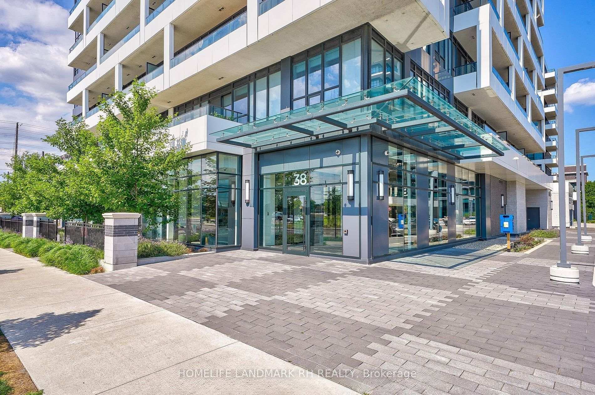 Photo 2 of Unit 516, 38 Water Walk Drive, Markham, Unionville — HOMEH
