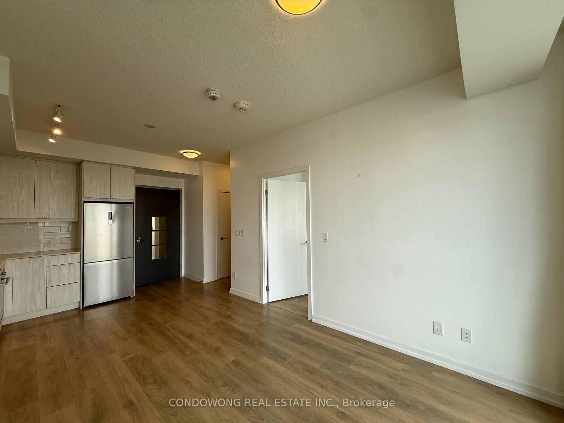 Photo 4 of Unit 409, 32 Forest Manor Road, North York, Henry Farm — HOMEH