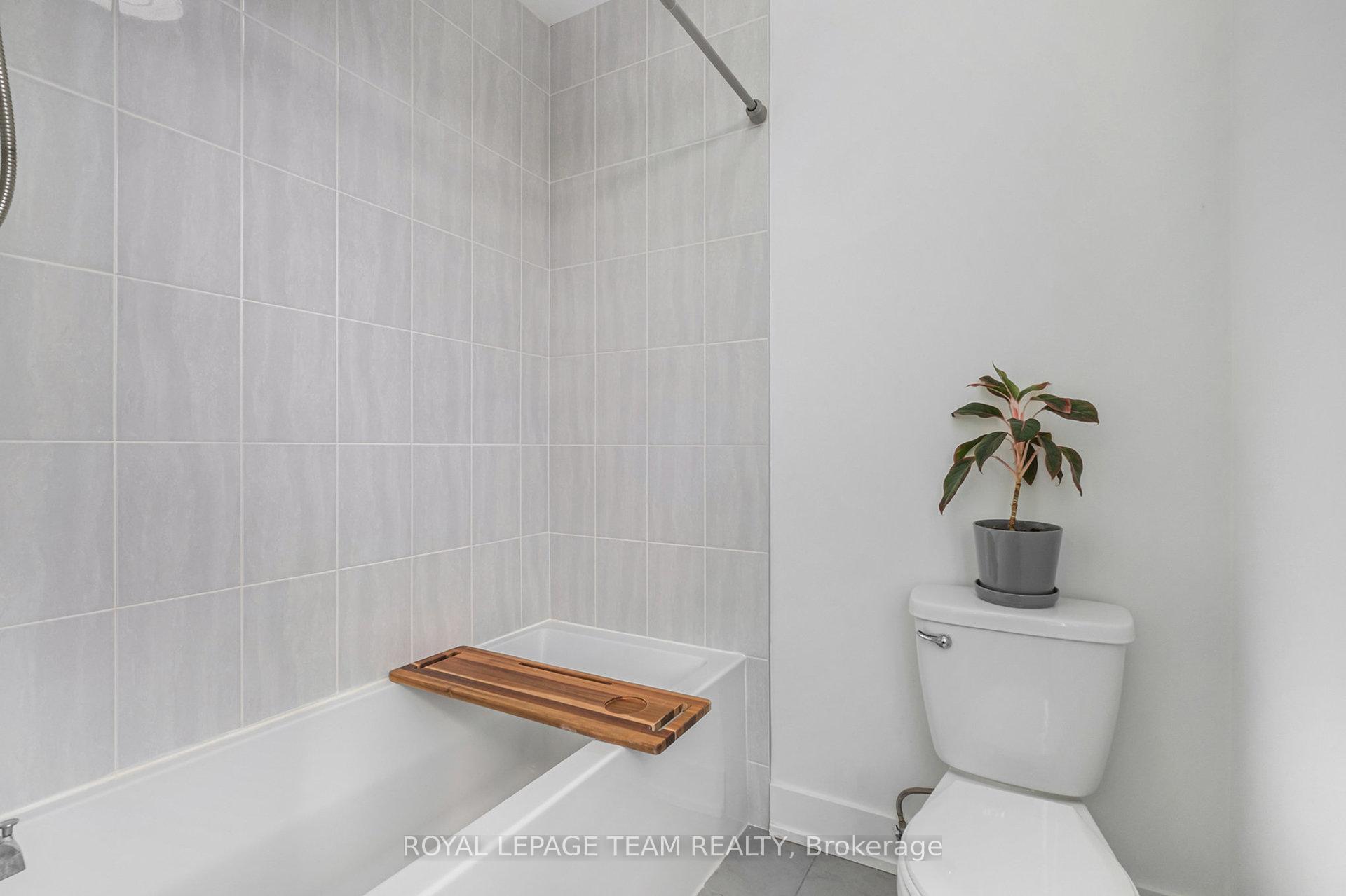Photo 17 of 622 Malahat Way, Ottawa, Kanata - Emerald Meadows/Trailwest — HOMEH
