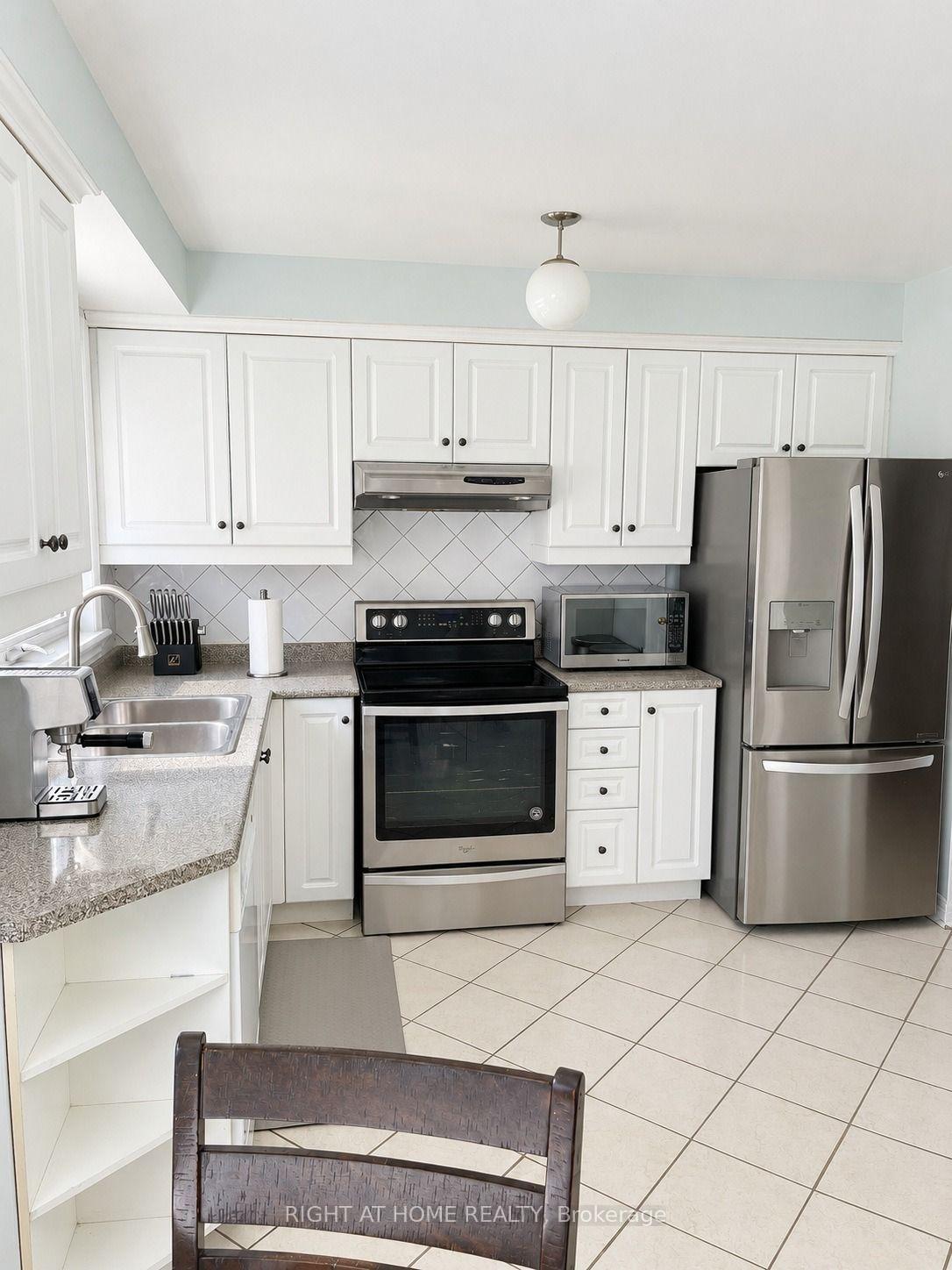 Photo 6 of 101 Hanson Road, Mississauga, Fairview — HOMEH