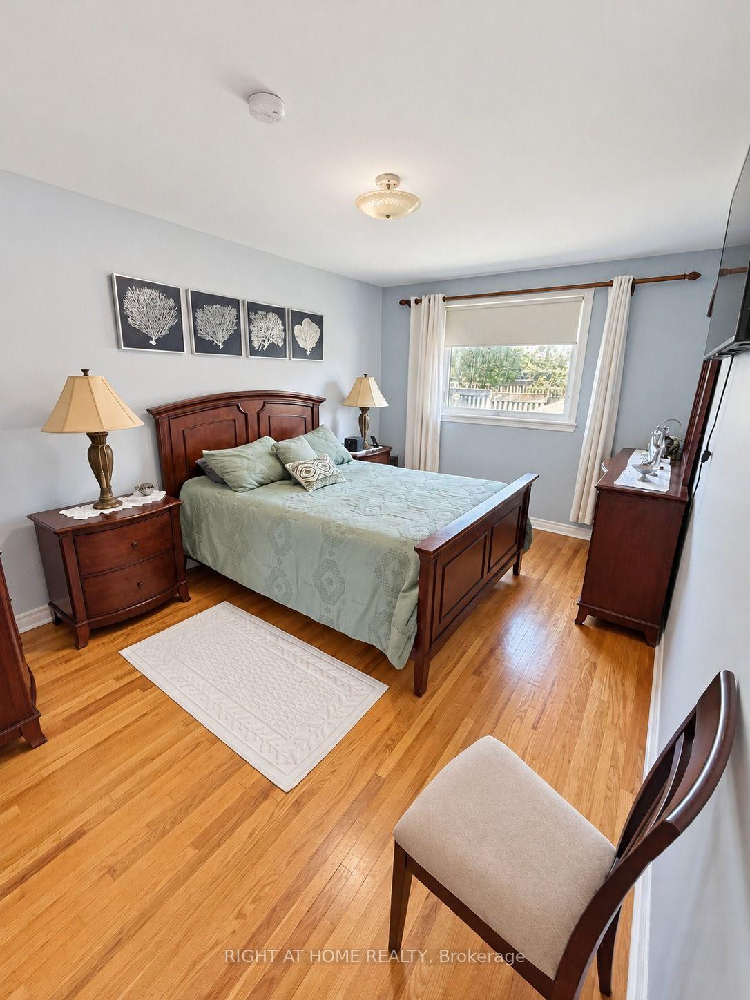 Photo 11 of 101 Hanson Road, Mississauga, Fairview — HOMEH