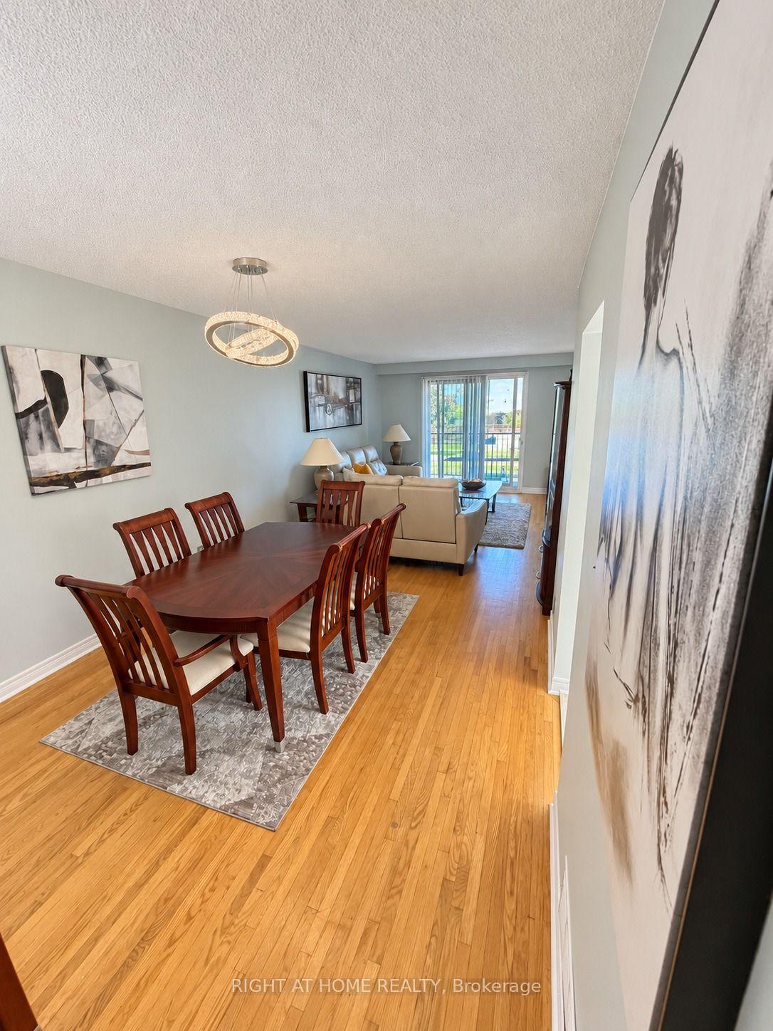 Photo 17 of 101 Hanson Road, Mississauga, Fairview — HOMEH