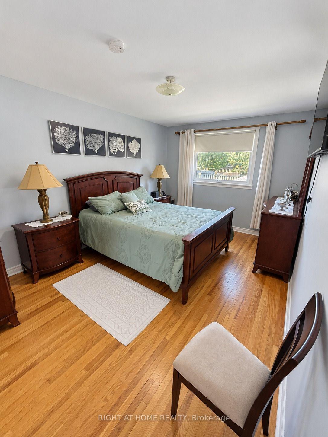 Photo 21 of 101 Hanson Road, Mississauga, Fairview — HOMEH