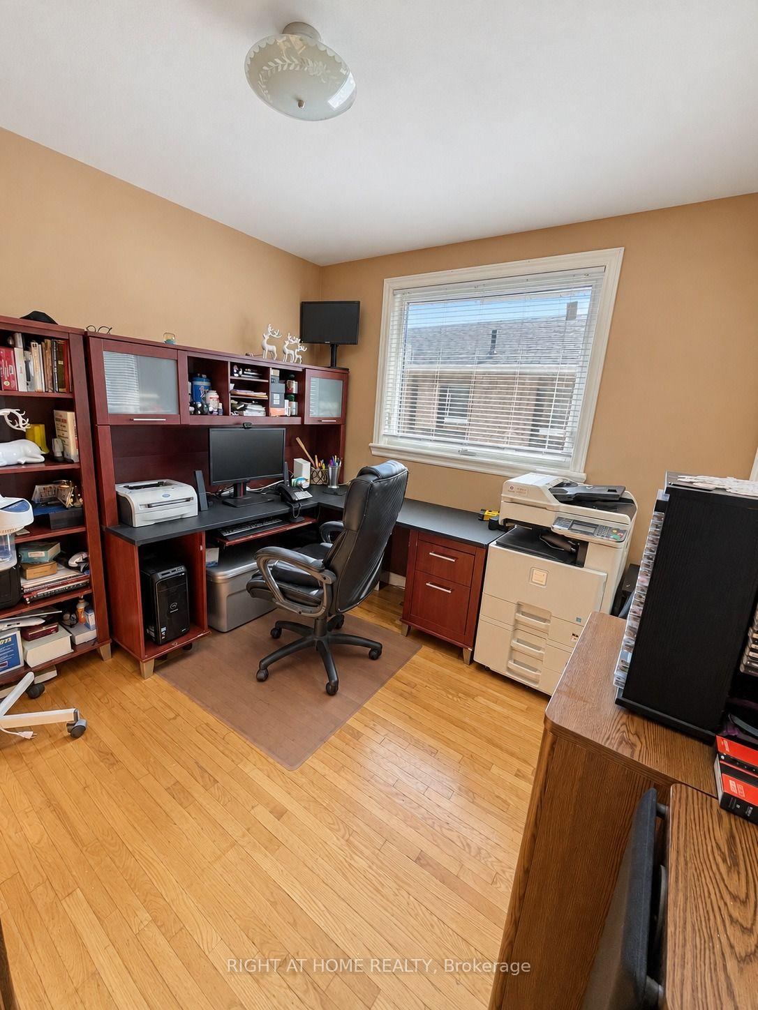 Photo 23 of 101 Hanson Road, Mississauga, Fairview — HOMEH