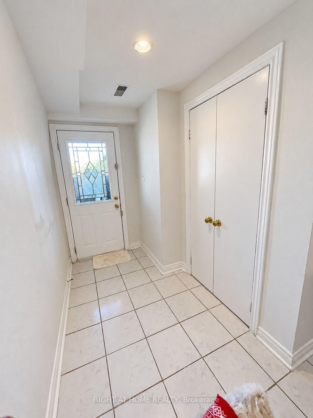 Photo 27 of 101 Hanson Road, Mississauga, Fairview — HOMEH