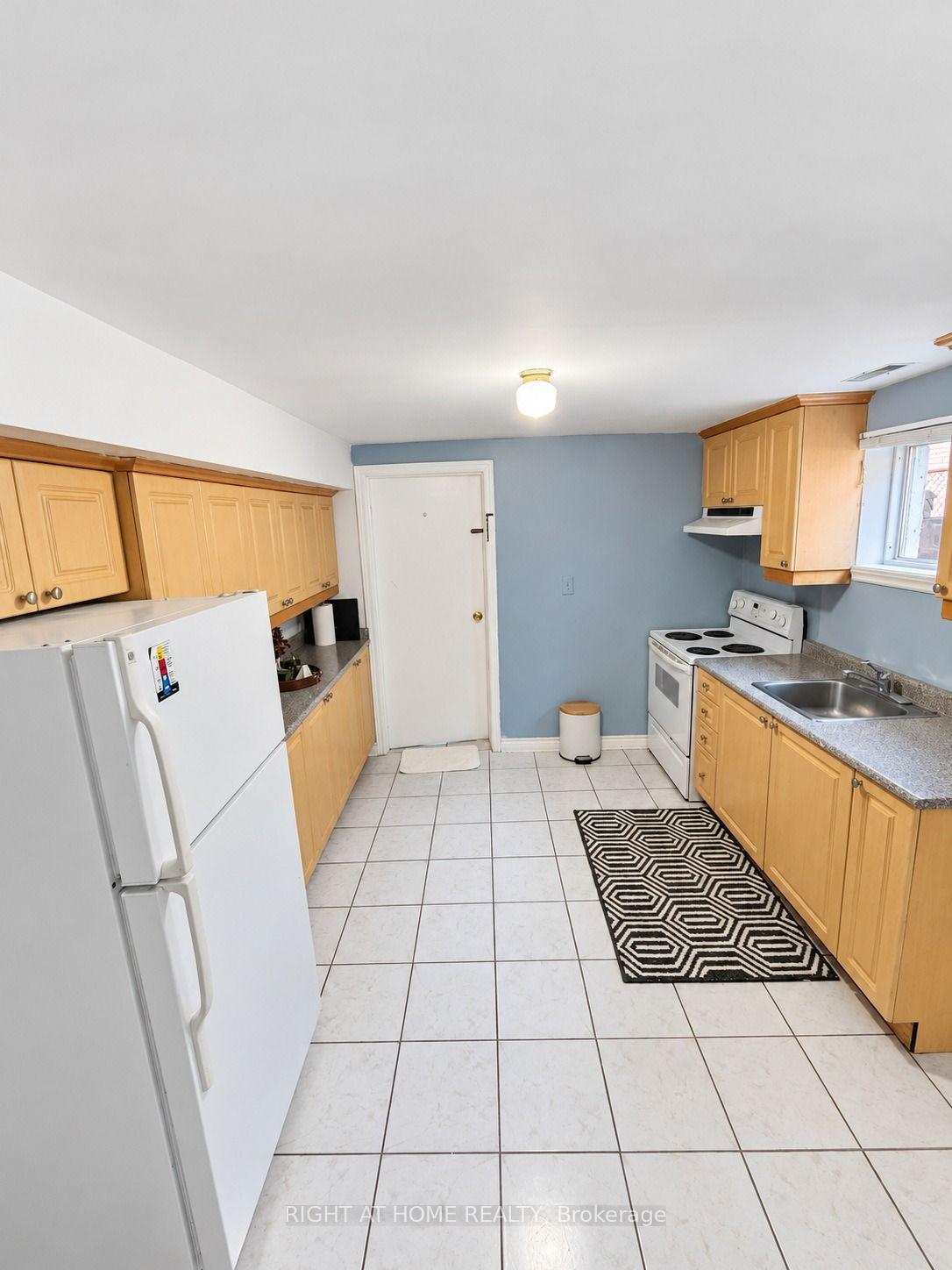 Photo 30 of 101 Hanson Road, Mississauga, Fairview — HOMEH