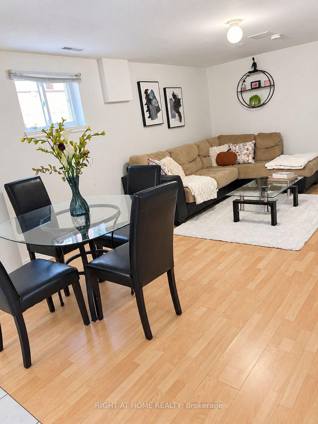 Photo 31 of 101 Hanson Road, Mississauga, Fairview — HOMEH
