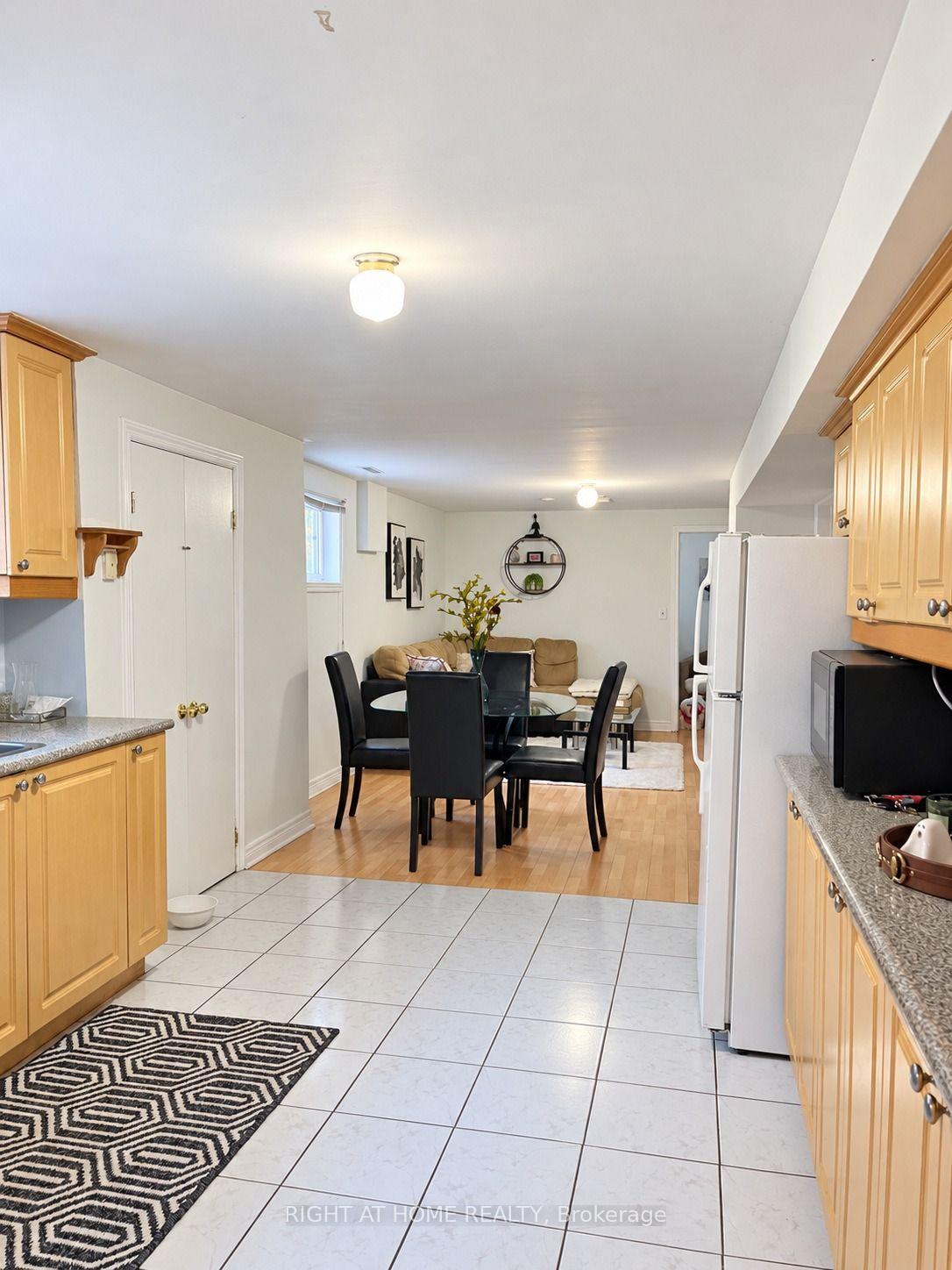 Photo 32 of 101 Hanson Road, Mississauga, Fairview — HOMEH